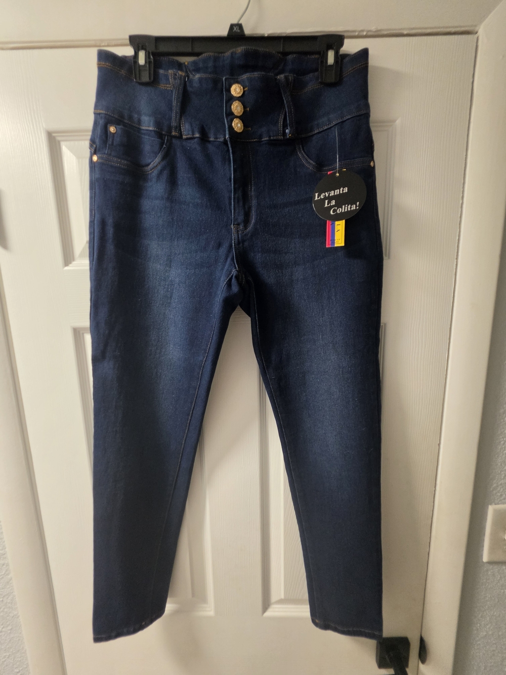 Brand NEW WITH TAGS BELLA JEANS PUSH UP  Size 13